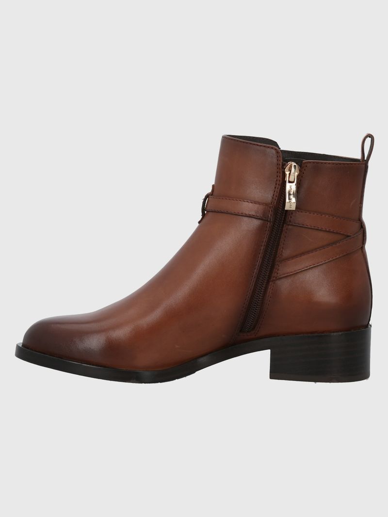 Botin-Para-Mujer-Cuero-Ronan-Marron-Hush-Puppies