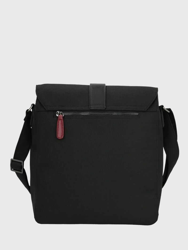 Maletin-Para-Hombre-Poliester-Reciclado-Randall-Cross-Negro-Hush-Puppies