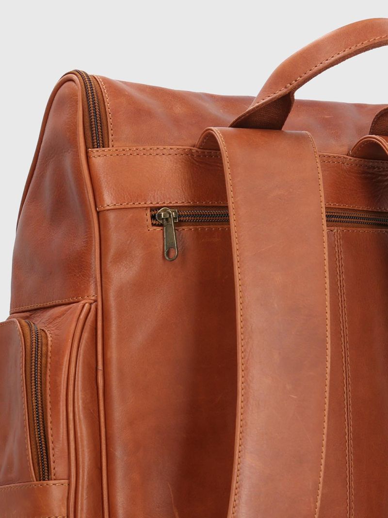 Mochila-Para-Hombre-Cuero-Om-Matthew-Back-Cafe-Hush-Puppies
